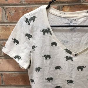 Elephant print V-neck t-shirt